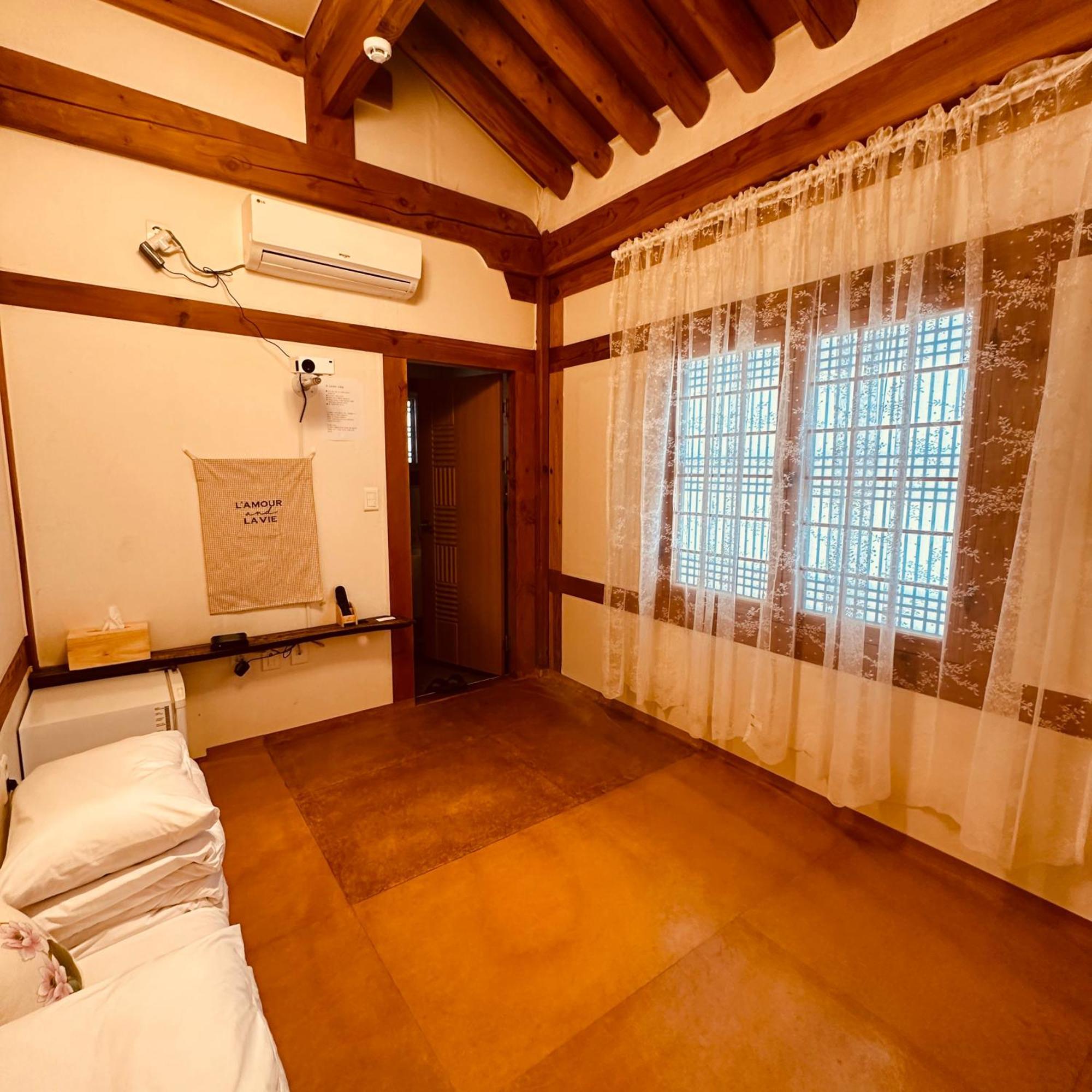 Jeonju Hanok Village Deoksugung 外观 照片