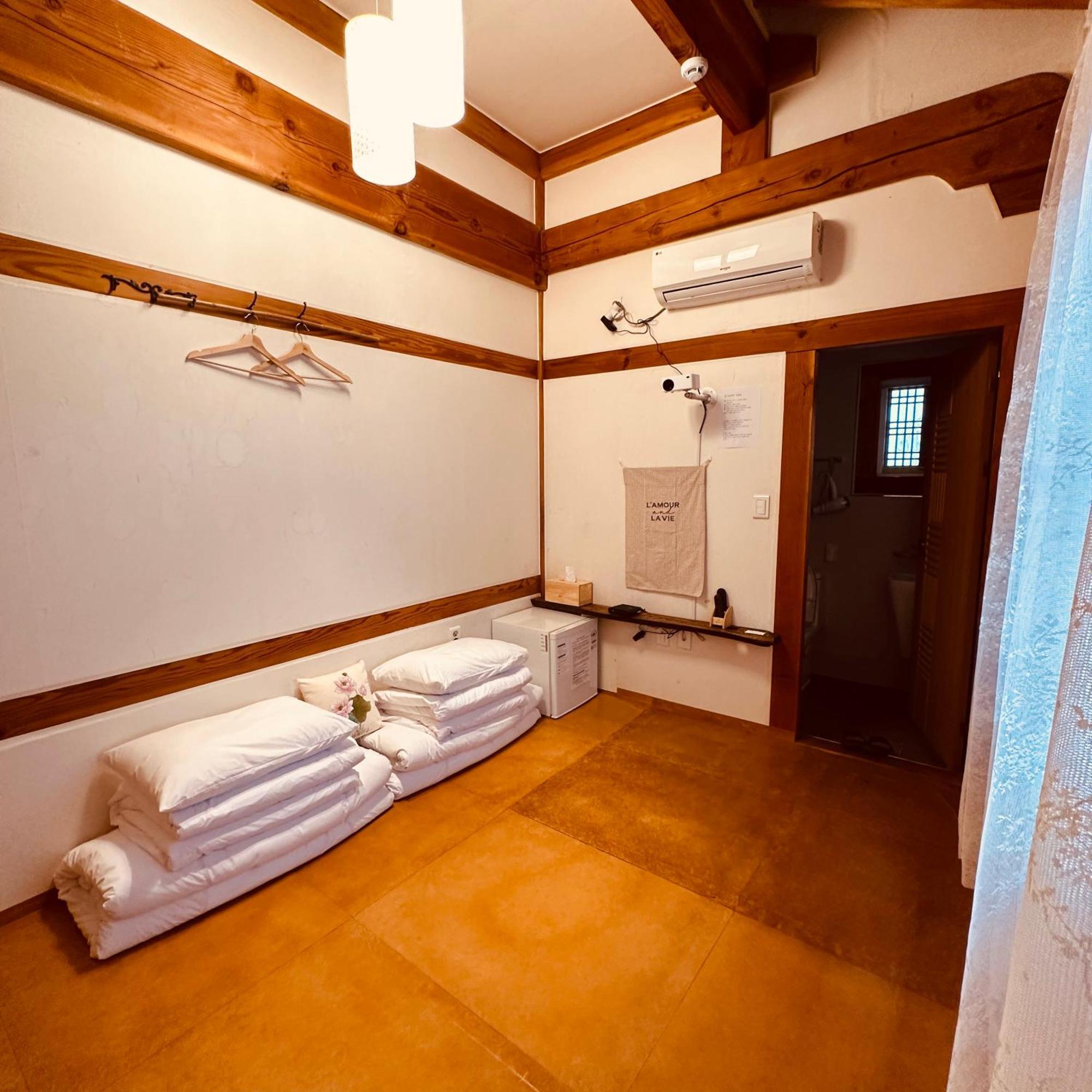 Jeonju Hanok Village Deoksugung 外观 照片