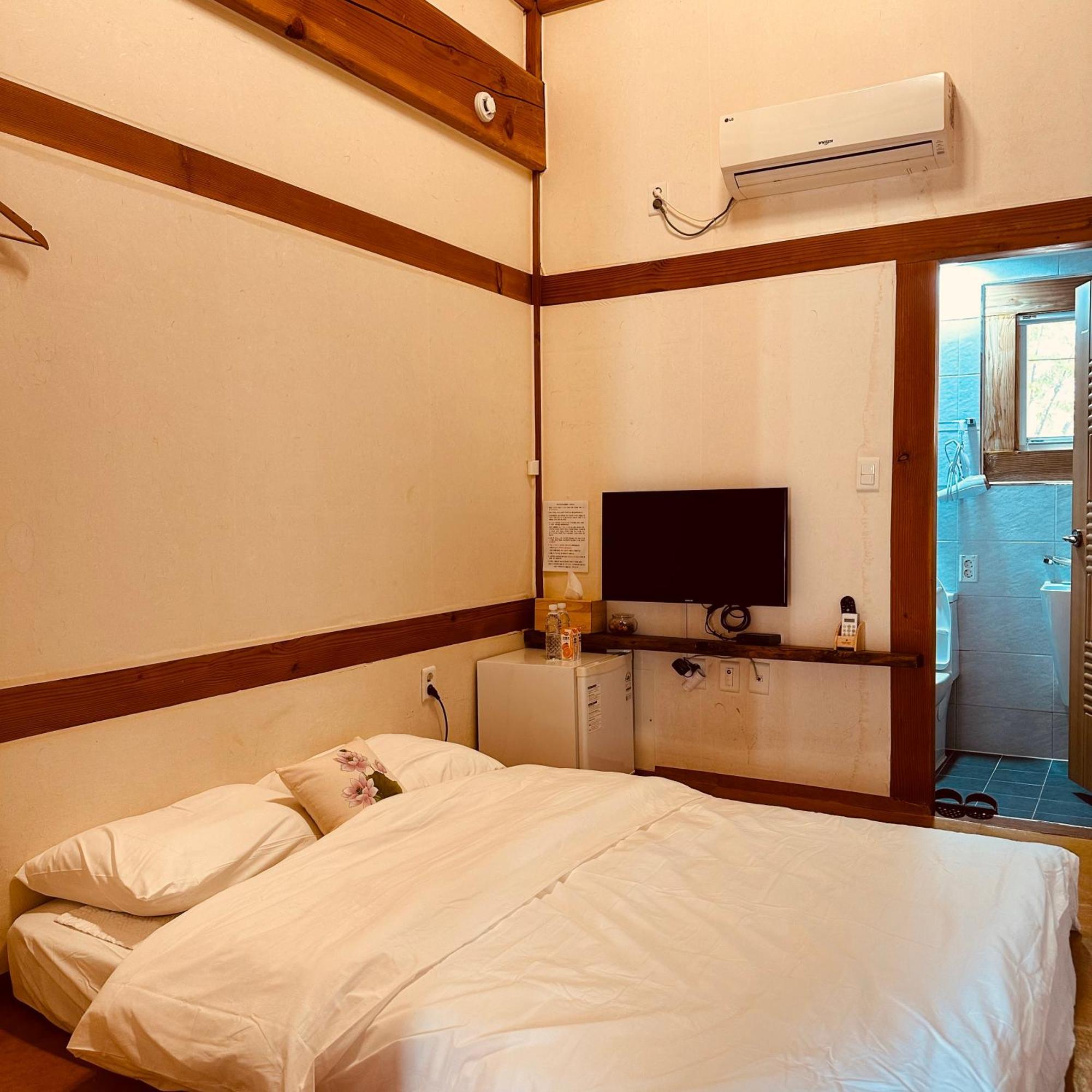 Jeonju Hanok Village Deoksugung 外观 照片